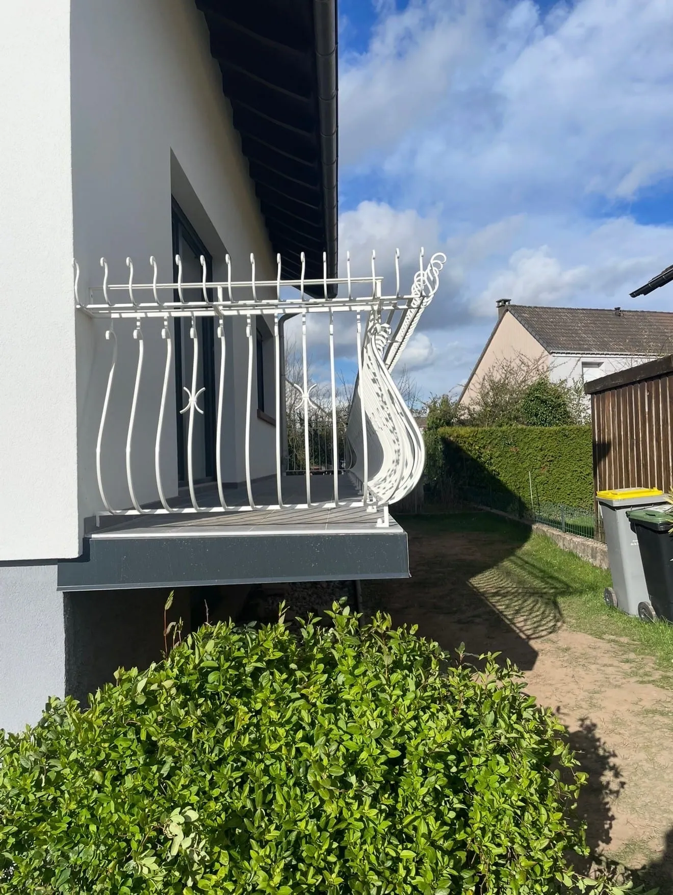 Détail d’un garde-corps rénové en acier