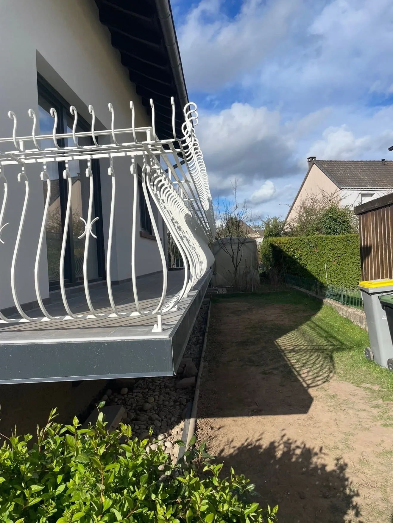 Garde-corps rénové sur balcon de maison individuelle