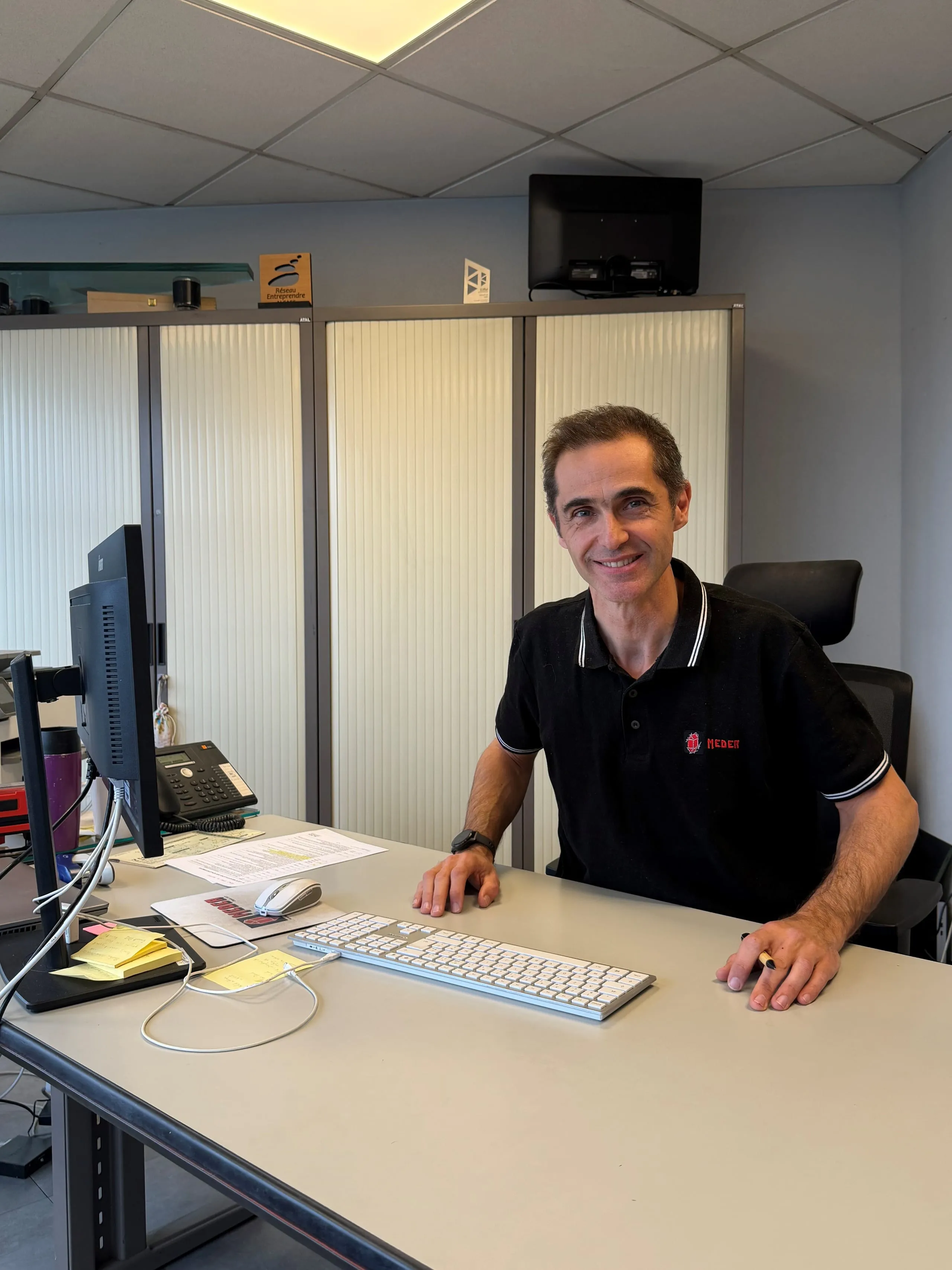 Olivier, dirigeant de Rémy Meder, en atelier