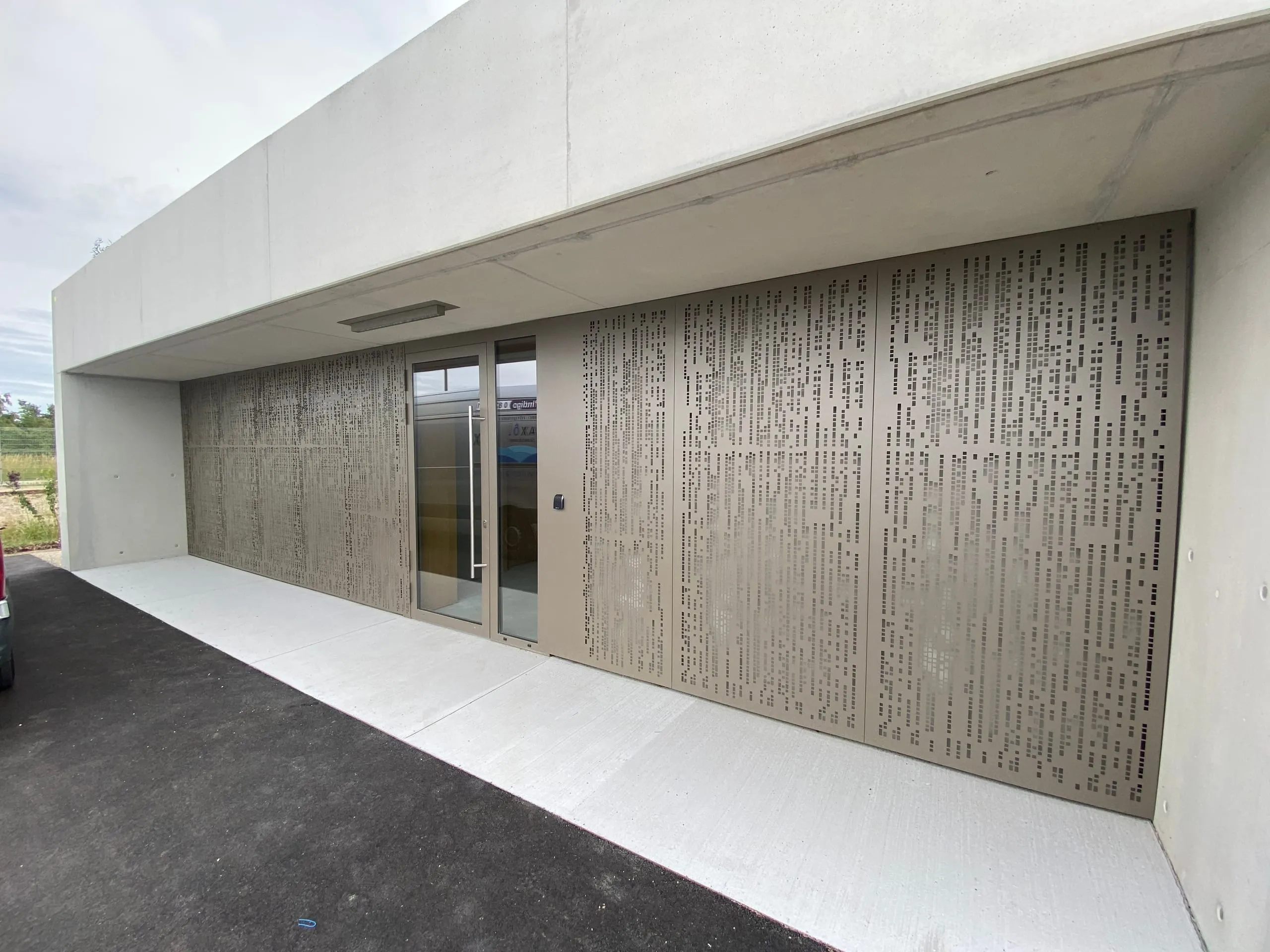 Habillage métallique de mur — site VNF de Gambsheim